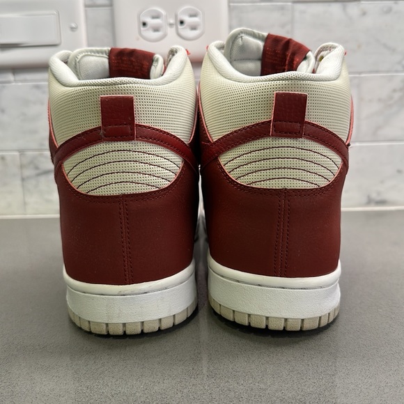 Nike Dunk High 317982-612 size 10.5 Men’s - Picture 4 of 9